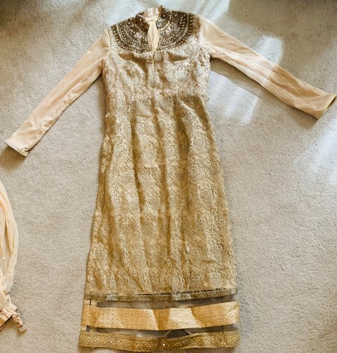 Gold embroidered - gold,
